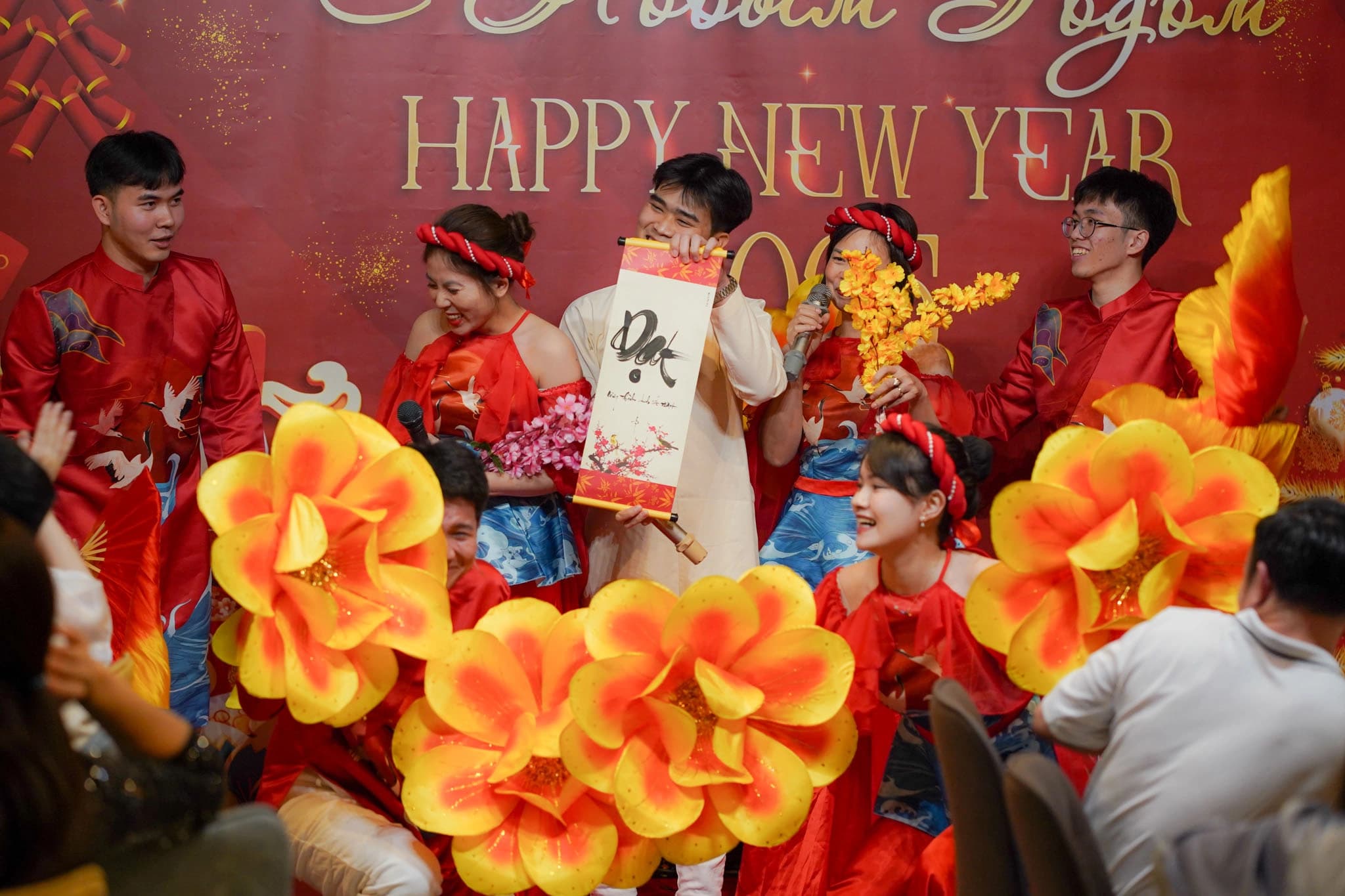 Незабываемые моменты на новогоднем корпоративе Pho City 2025 🎉