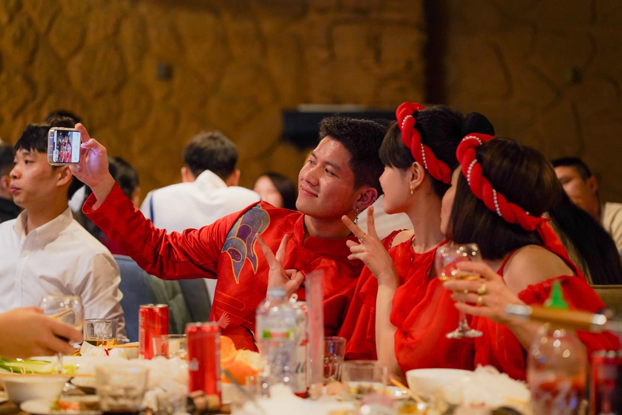 Незабываемые моменты на новогоднем корпоративе Pho City 2025 🎉 - изображение 9