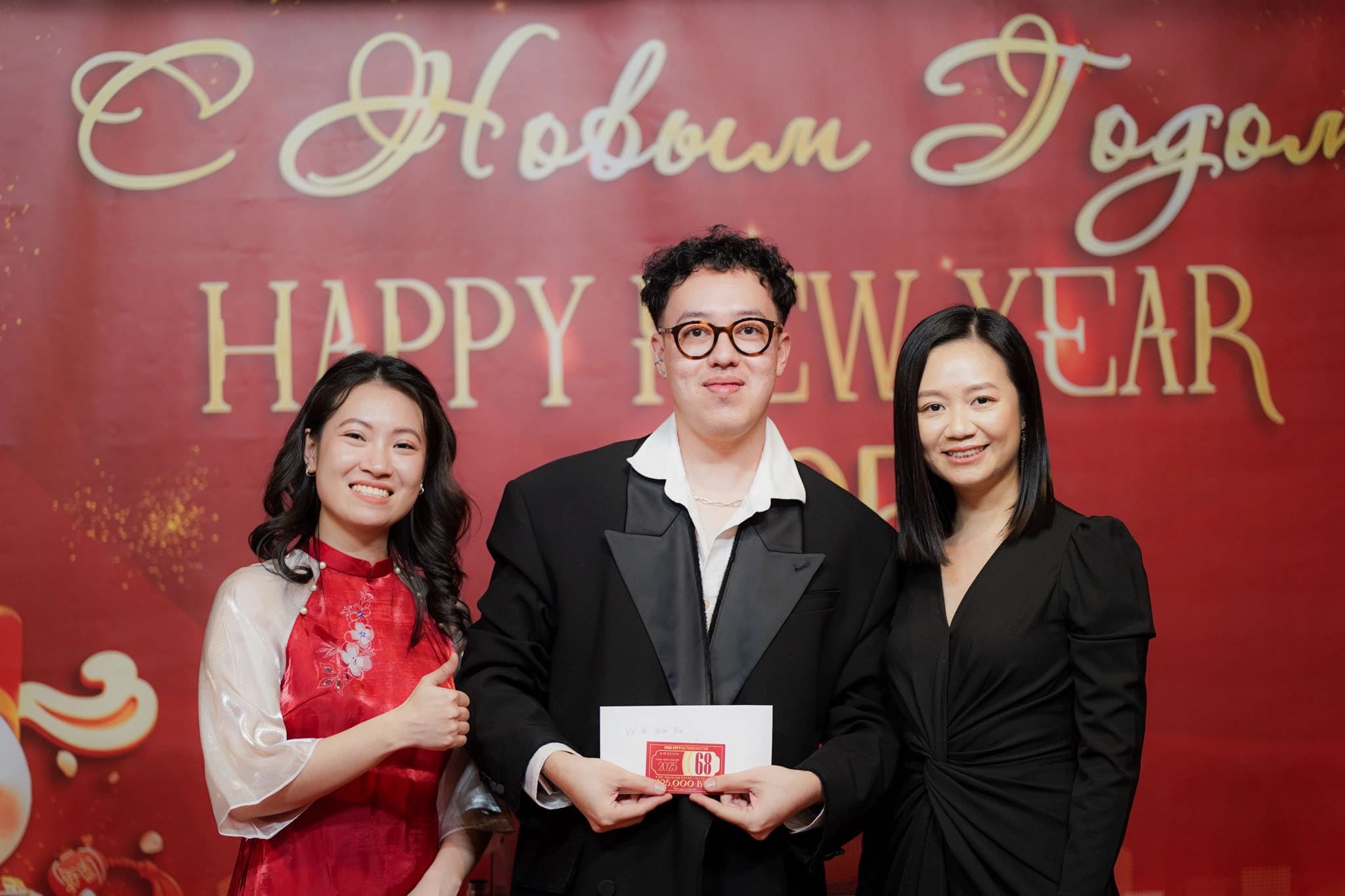 Незабываемые моменты на новогоднем корпоративе Pho City 2025 🎉 - изображение 11